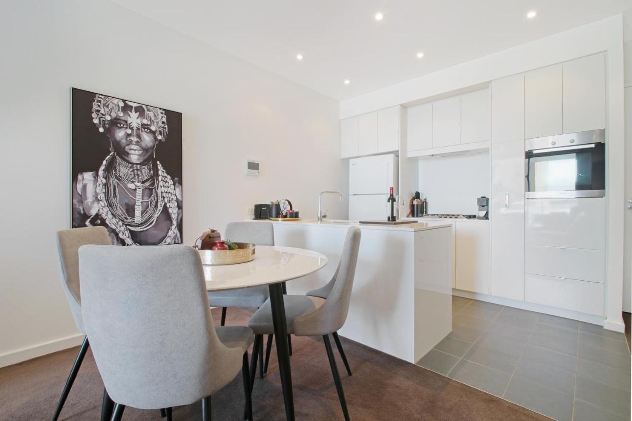 Lux 2Br Apt On Hindmarsh Sq-Pool-Gym-Sauna-Parking 애들레이드 외부 사진