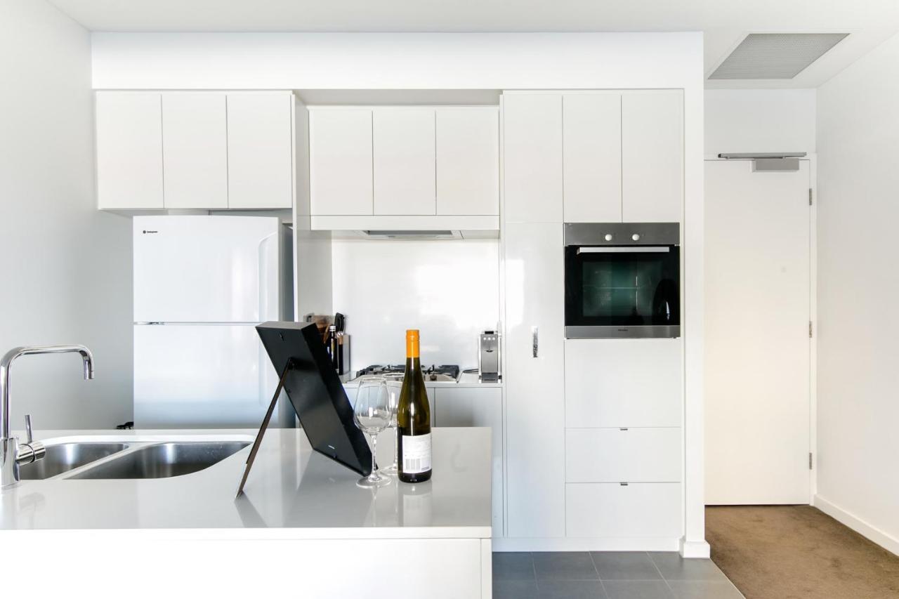 Lux 2Br Apt On Hindmarsh Sq-Pool-Gym-Sauna-Parking 애들레이드 외부 사진
