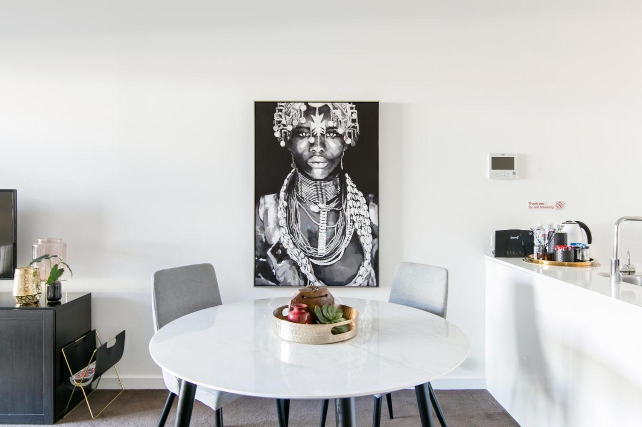 Lux 2Br Apt On Hindmarsh Sq-Pool-Gym-Sauna-Parking 애들레이드 외부 사진